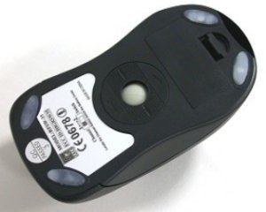 The ball tends to transfer dirt inside the mouse